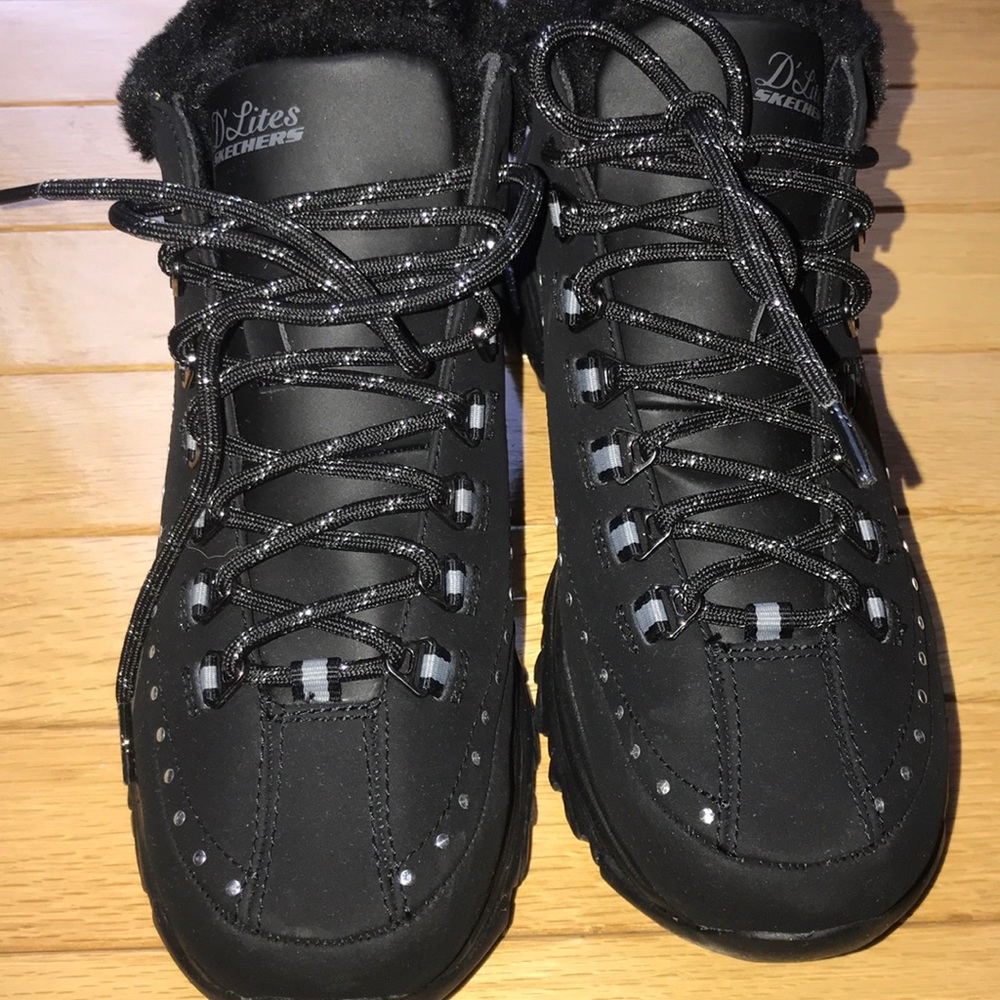 Brand new Skechers D’Lites in Black size 7